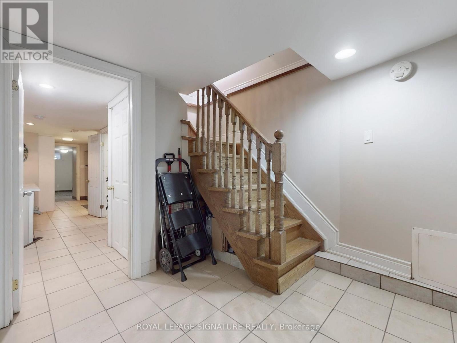 73 Buttonwood Avenue, Toronto, Ontario  M6M 2H9 - Photo 28 - W12875086