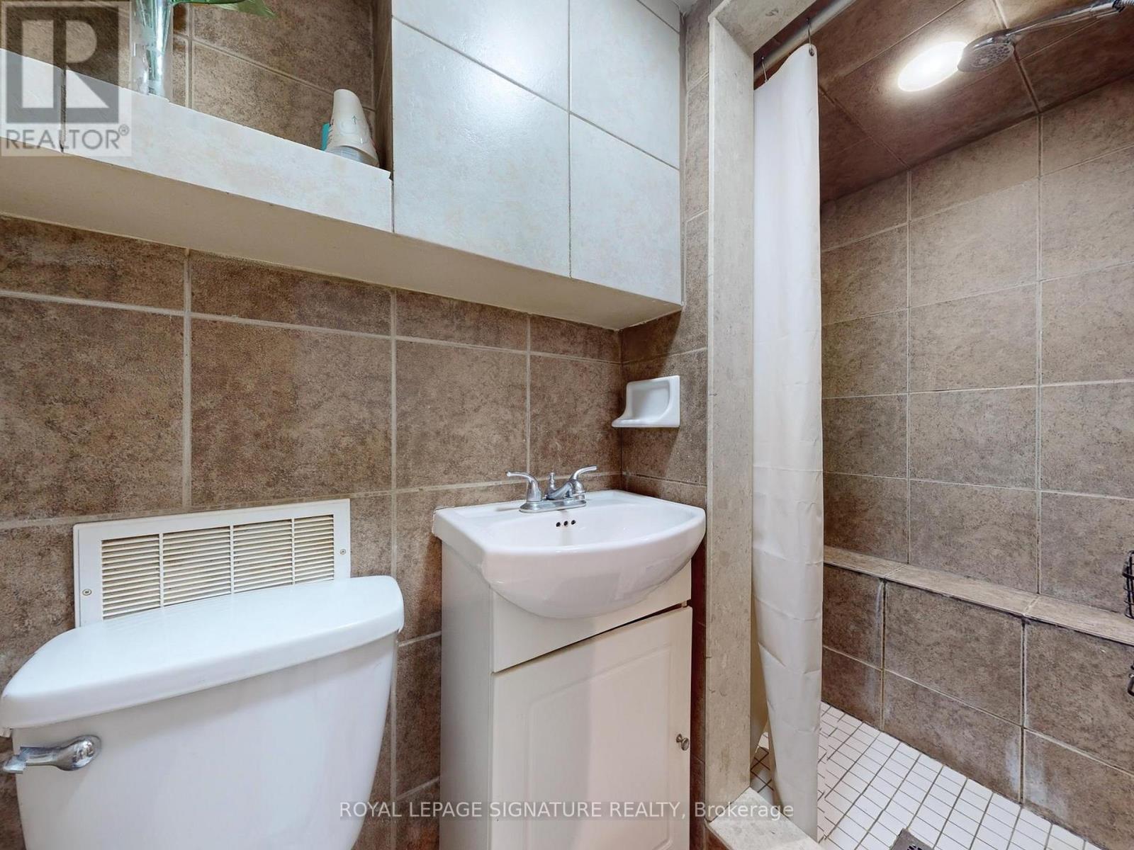73 Buttonwood Avenue, Toronto, Ontario  M6M 2H9 - Photo 39 - W12875086