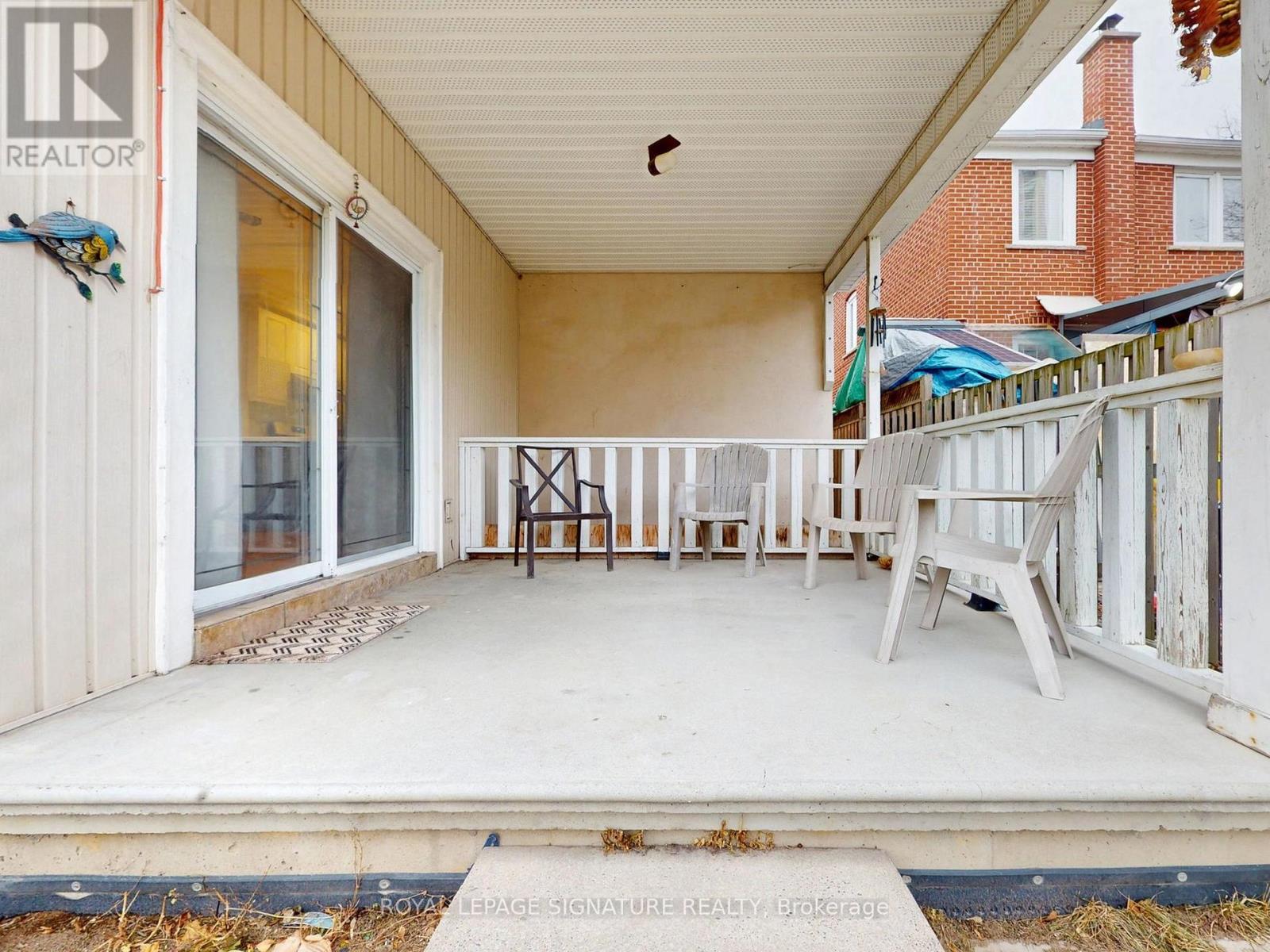 73 Buttonwood Avenue, Toronto, Ontario  M6M 2H9 - Photo 40 - W12875086