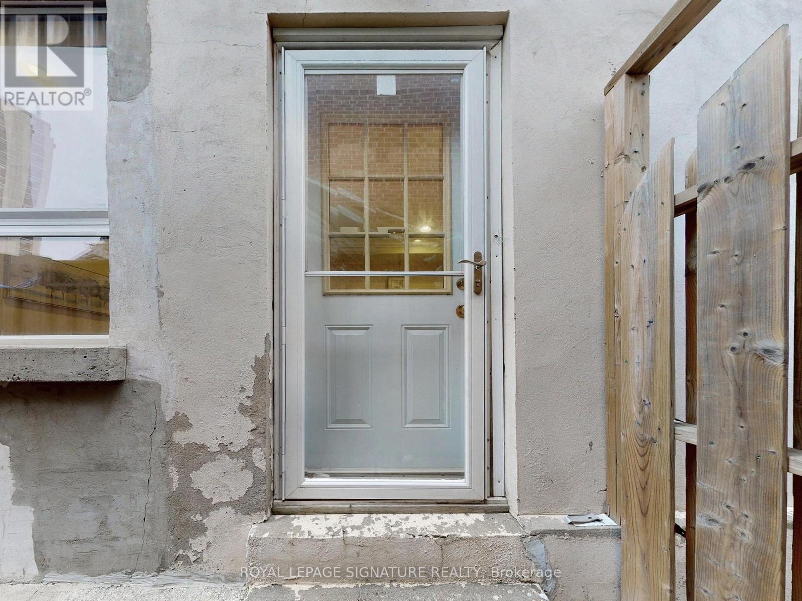 73 Buttonwood Avenue, Toronto, Ontario  M6M 2H9 - Photo 41 - W12875086