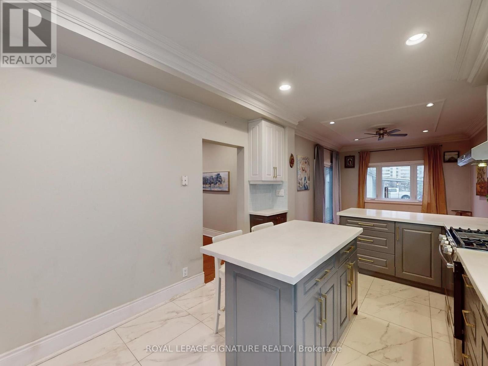 73 Buttonwood Avenue, Toronto, Ontario  M6M 2H9 - Photo 8 - W12875086