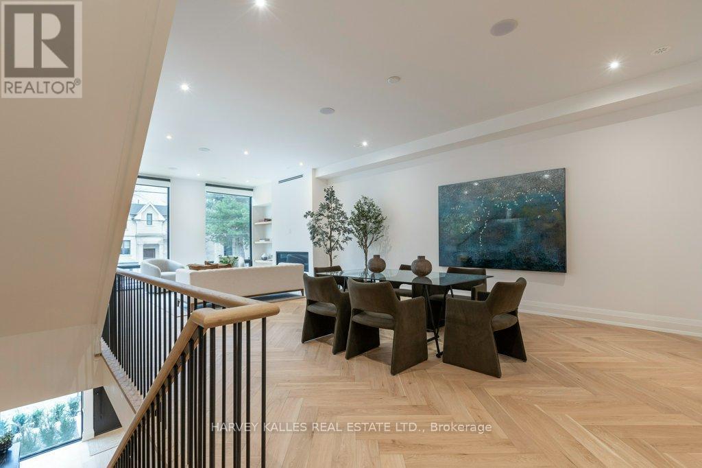 36 Evergreen Gardens, Toronto, Ontario  M4G 1C5 - Photo 13 - C12875206