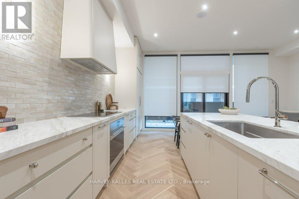 36 Evergreen Gardens, Toronto, Ontario  M4G 1C5 - Photo 18 - C12875206