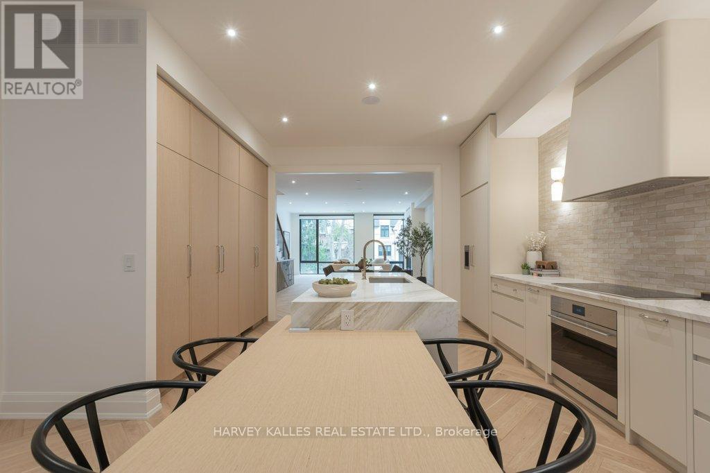 36 Evergreen Gardens, Toronto, Ontario  M4G 1C5 - Photo 22 - C12875206