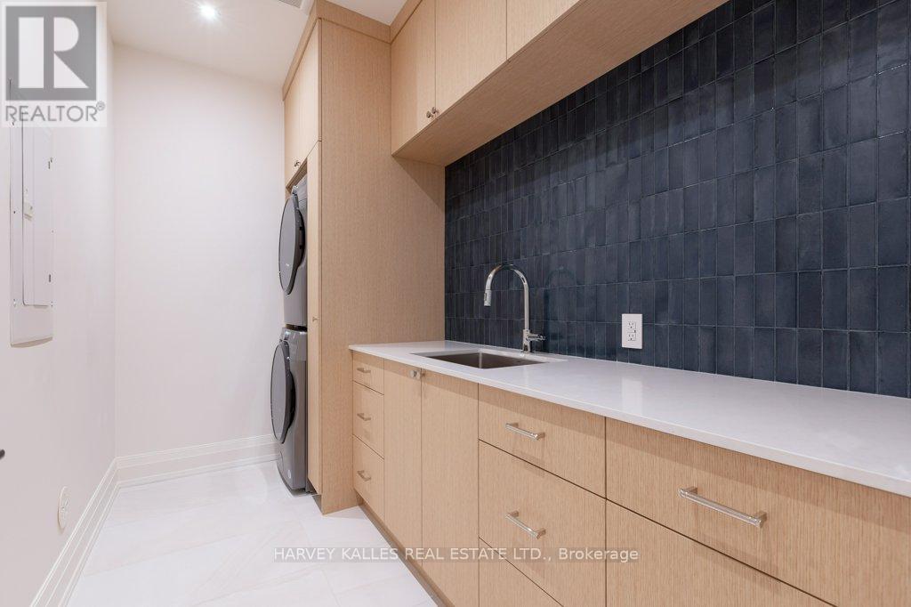 36 Evergreen Gardens, Toronto, Ontario  M4G 1C5 - Photo 28 - C12875206