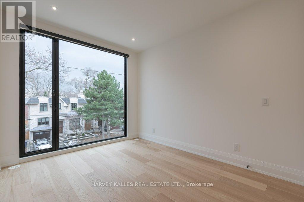 36 Evergreen Gardens, Toronto, Ontario  M4G 1C5 - Photo 30 - C12875206