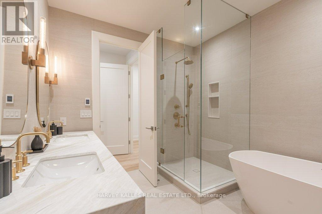 36 Evergreen Gardens, Toronto, Ontario  M4G 1C5 - Photo 35 - C12875206