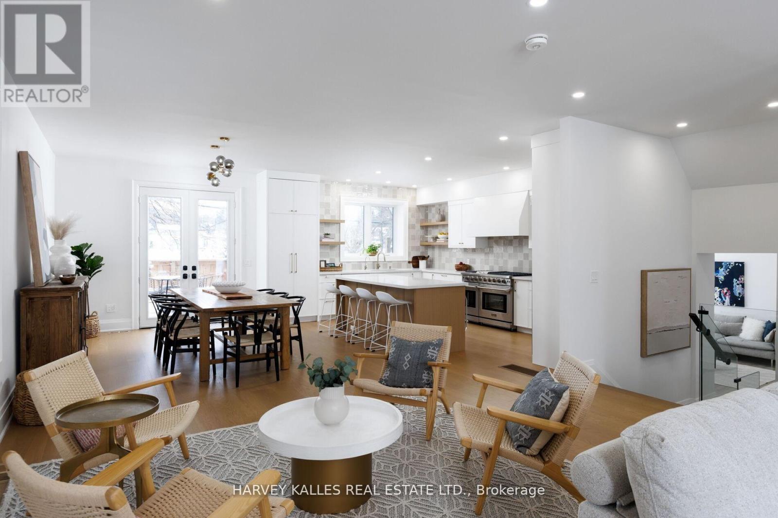 90 Great Oak Drive, Toronto, Ontario  M9A 1N5 - Photo 10 - W12875388