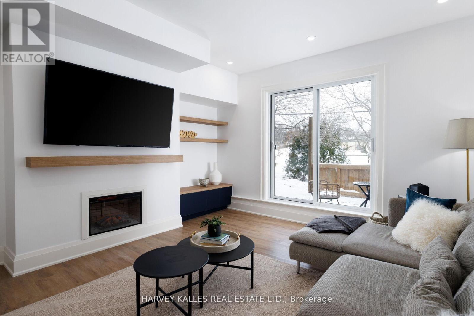 90 Great Oak Drive, Toronto, Ontario  M9A 1N5 - Photo 21 - W12875388