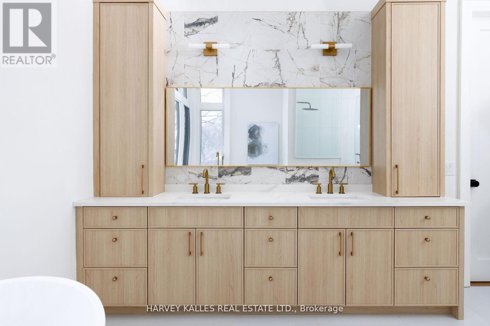 90 Great Oak Drive, Toronto, Ontario  M9A 1N5 - Photo 29 - W12875388