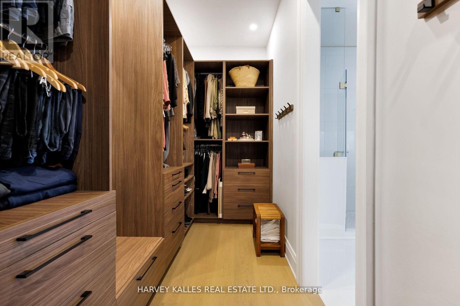 90 Great Oak Drive, Toronto, Ontario  M9A 1N5 - Photo 32 - W12875388