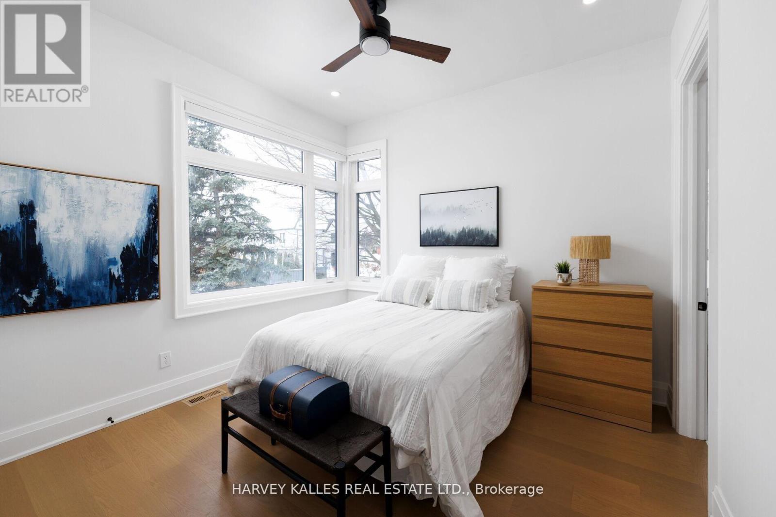 90 Great Oak Drive, Toronto, Ontario  M9A 1N5 - Photo 35 - W12875388