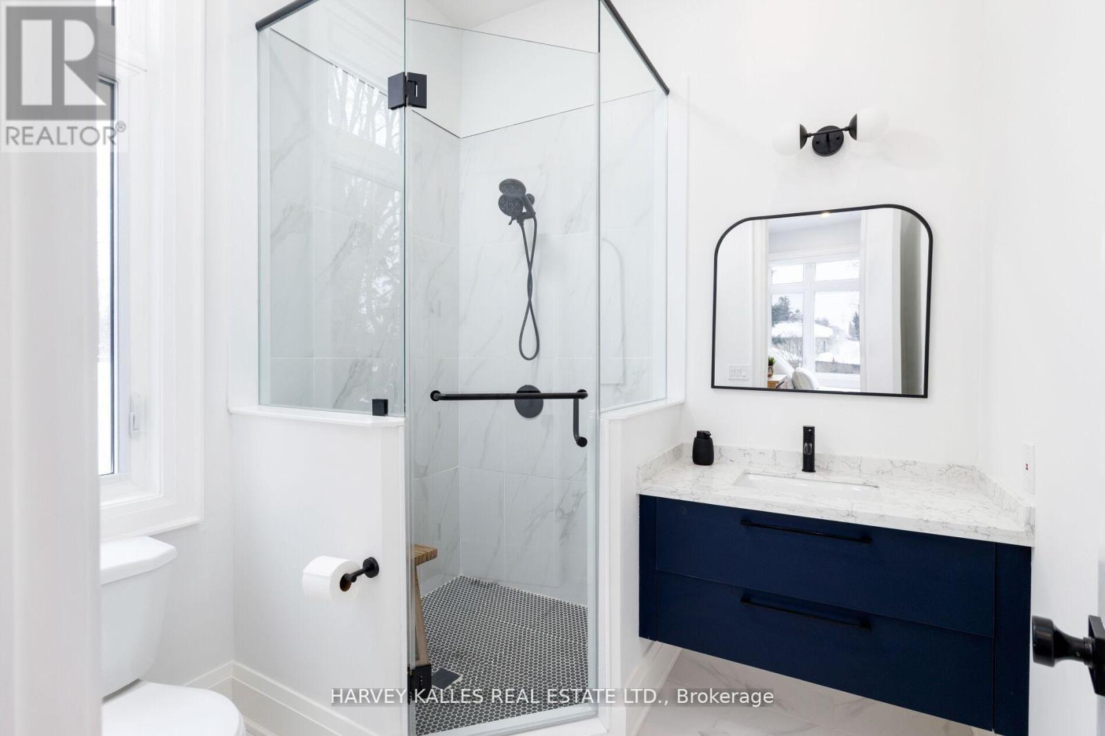 90 Great Oak Drive, Toronto, Ontario  M9A 1N5 - Photo 36 - W12875388