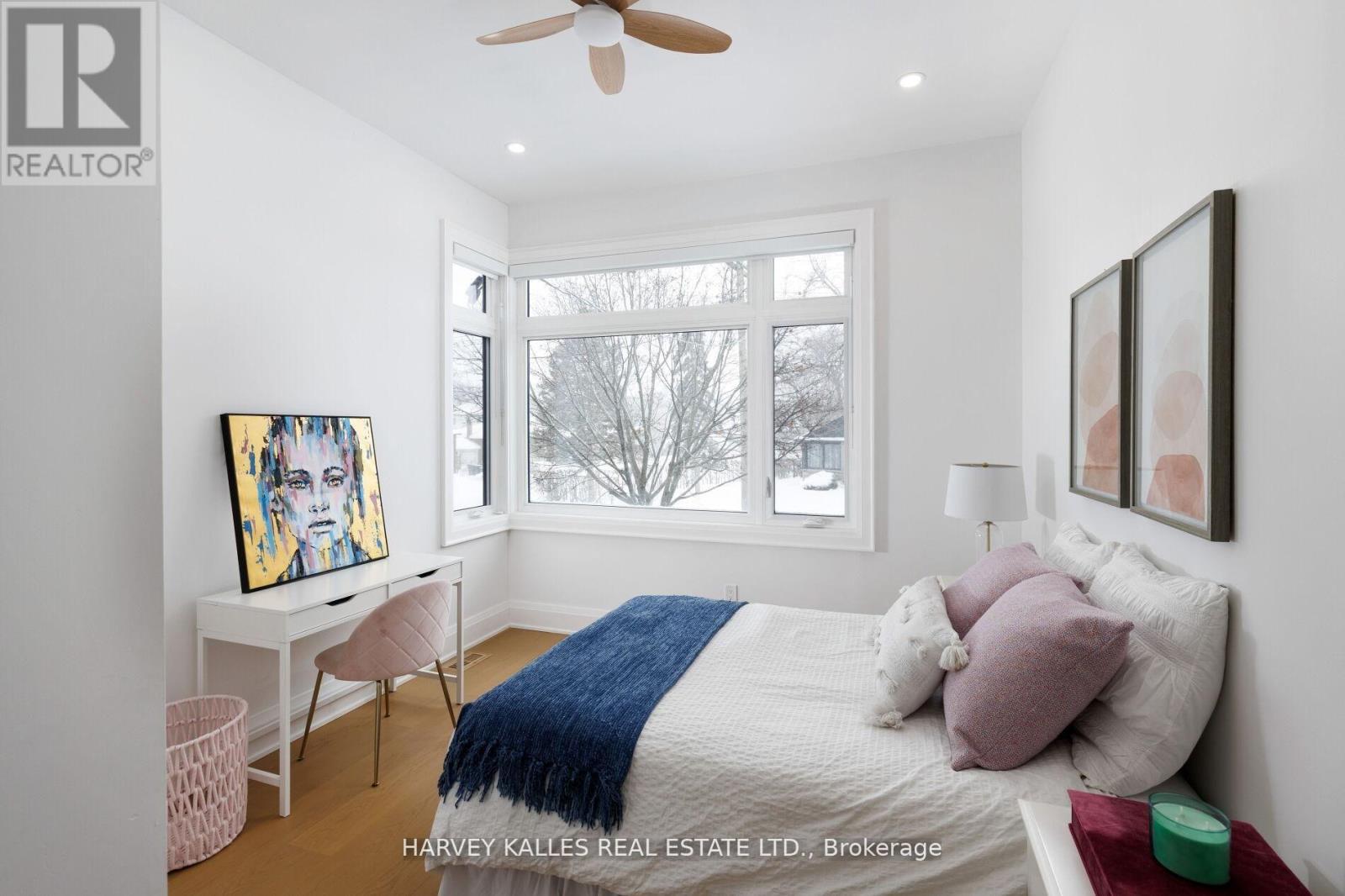 90 Great Oak Drive, Toronto, Ontario  M9A 1N5 - Photo 38 - W12875388