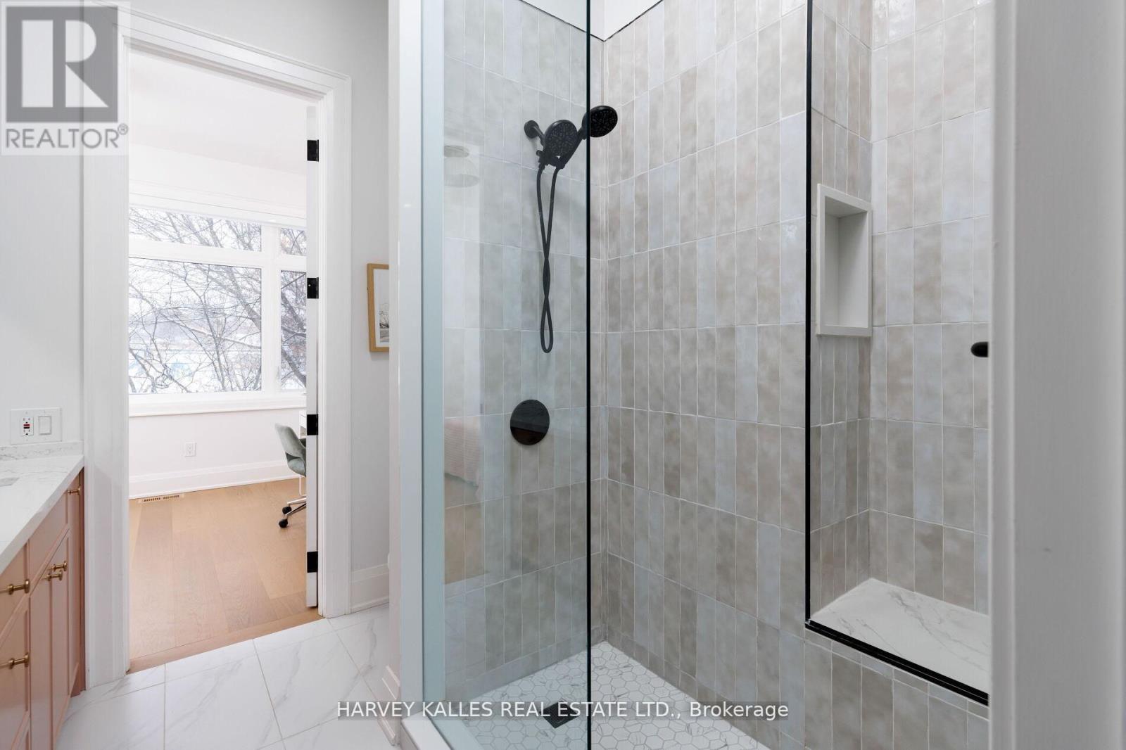 90 Great Oak Drive, Toronto, Ontario  M9A 1N5 - Photo 40 - W12875388