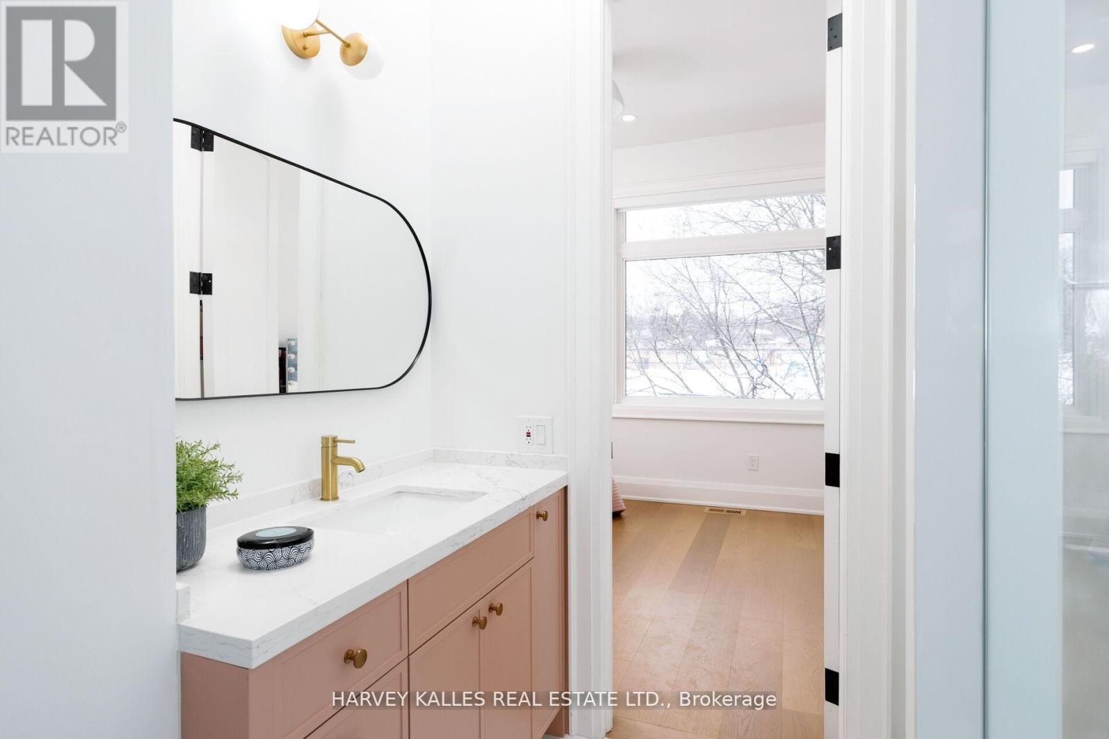 90 Great Oak Drive, Toronto, Ontario  M9A 1N5 - Photo 41 - W12875388