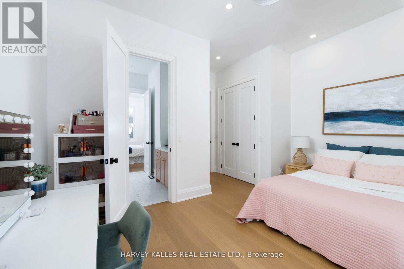 90 Great Oak Drive, Toronto, Ontario  M9A 1N5 - Photo 42 - W12875388