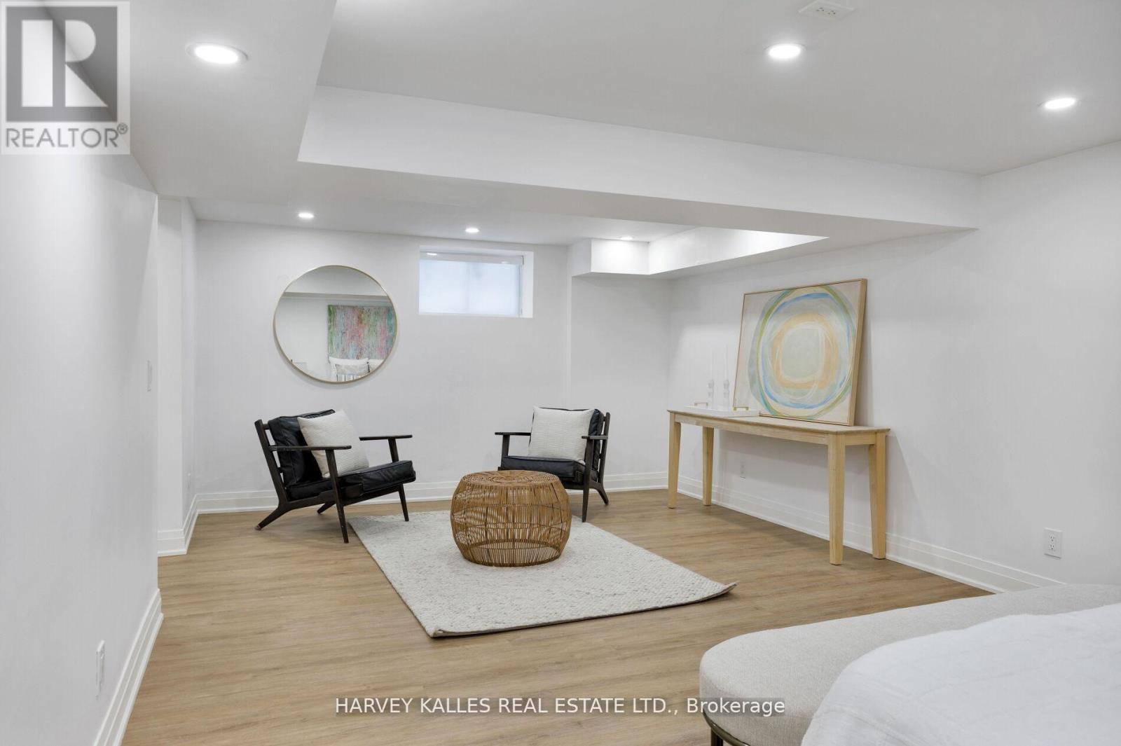 90 Great Oak Drive, Toronto, Ontario  M9A 1N5 - Photo 46 - W12875388