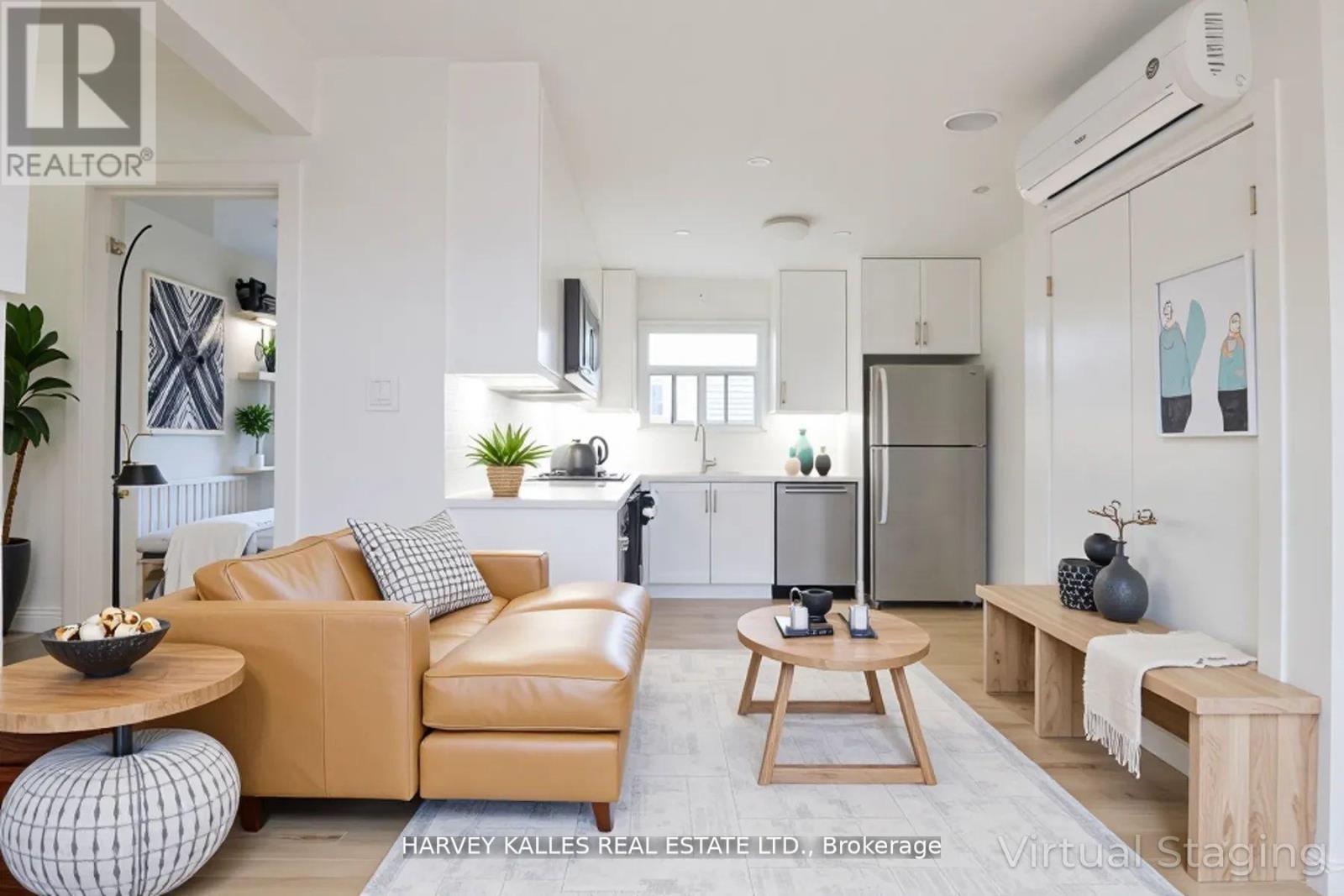 8 - 4 Benson Avenue, Mississauga, Ontario  L5H 2P2 - Photo 2 - W12875922