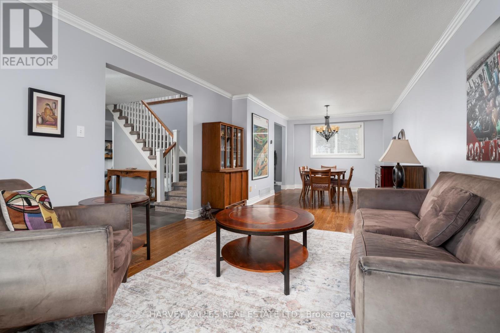 9 Manning Crescent, Newmarket, Ontario  L3Y 6H3 - Photo 10 - N12876252