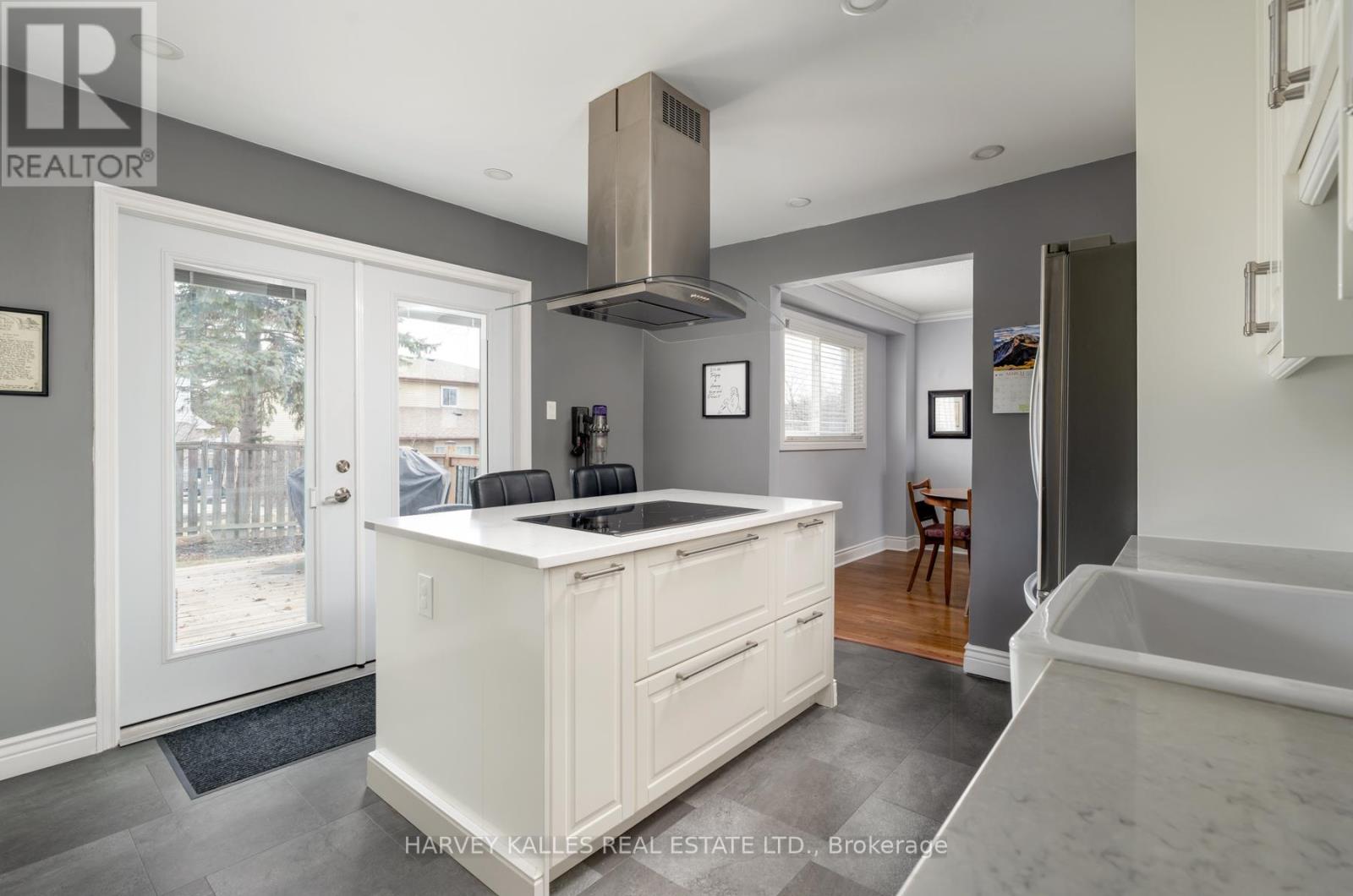 9 Manning Crescent, Newmarket, Ontario  L3Y 6H3 - Photo 17 - N12876252