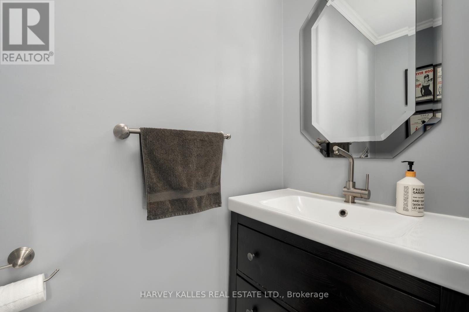 9 Manning Crescent, Newmarket, Ontario  L3Y 6H3 - Photo 21 - N12876252