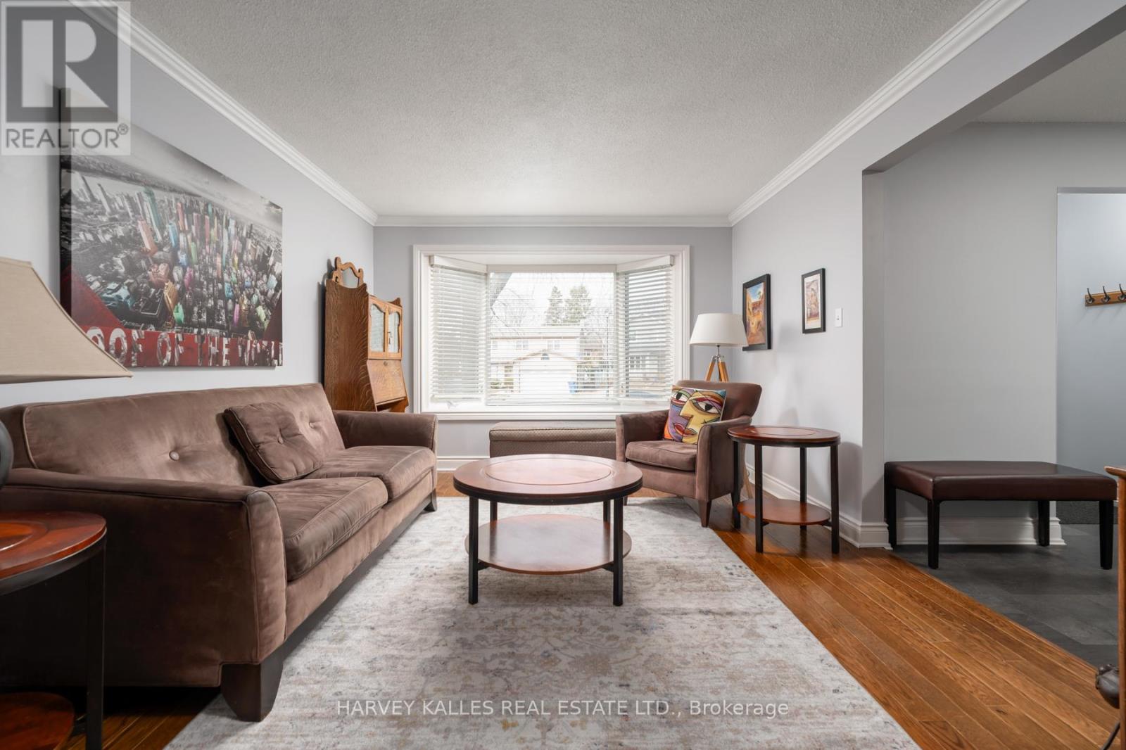 9 Manning Crescent, Newmarket, Ontario  L3Y 6H3 - Photo 9 - N12876252