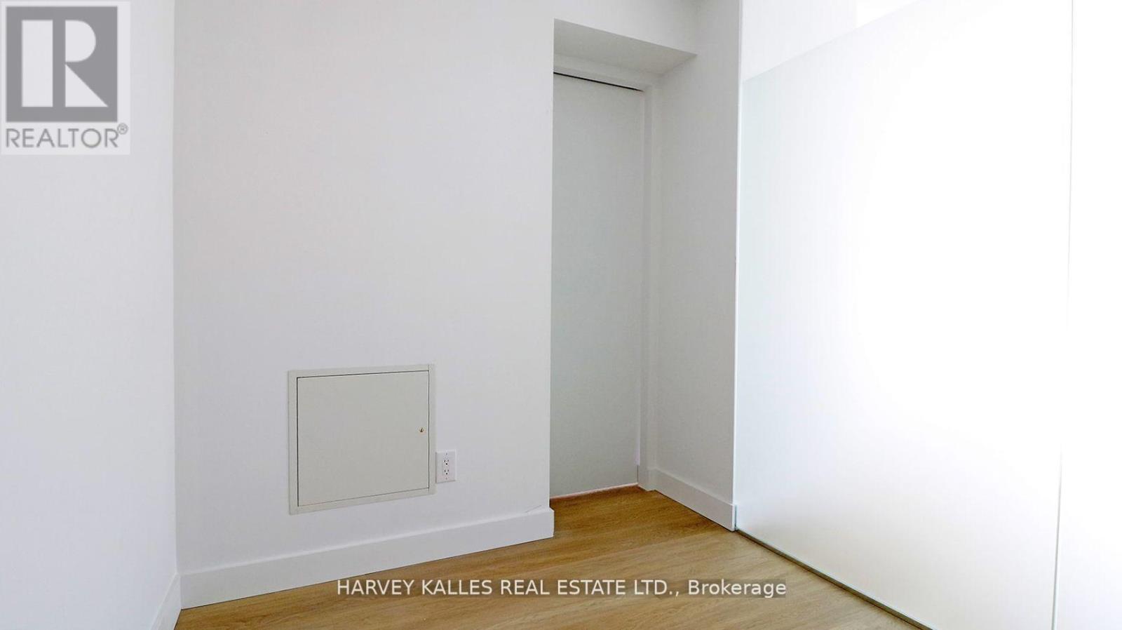 7 - 23 Cannon Road, Toronto, Ontario  M8Y 1R8 - Photo 8 - W12877250