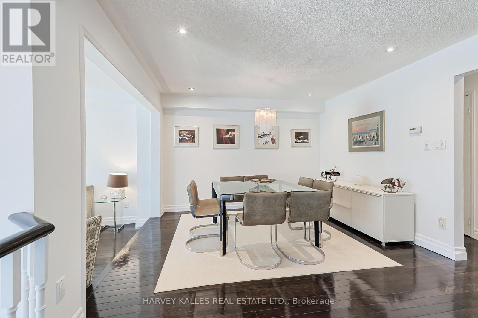 1050 Lindsay Drive, Oakville, Ontario  L6M 3B5 - Photo 3 - W12877798