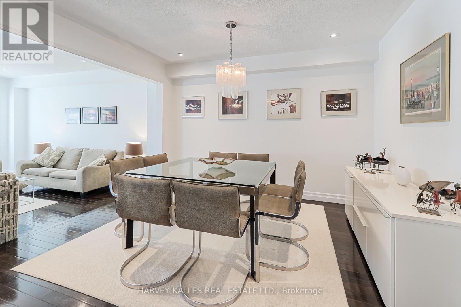 1050 Lindsay Drive, Oakville, Ontario  L6M 3B5 - Photo 4 - W12877798