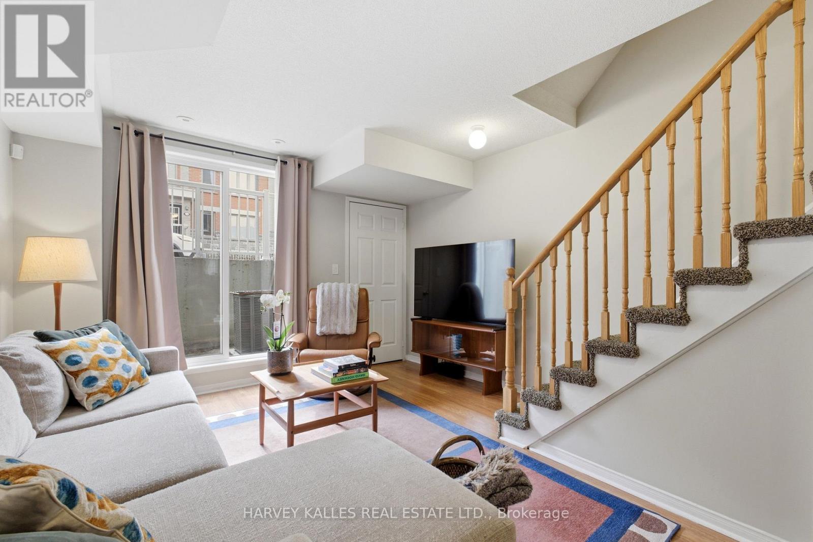 18 - 20 Turntable Crescent, Toronto, Ontario  M6H 4K9 - Photo 12 - W12878126