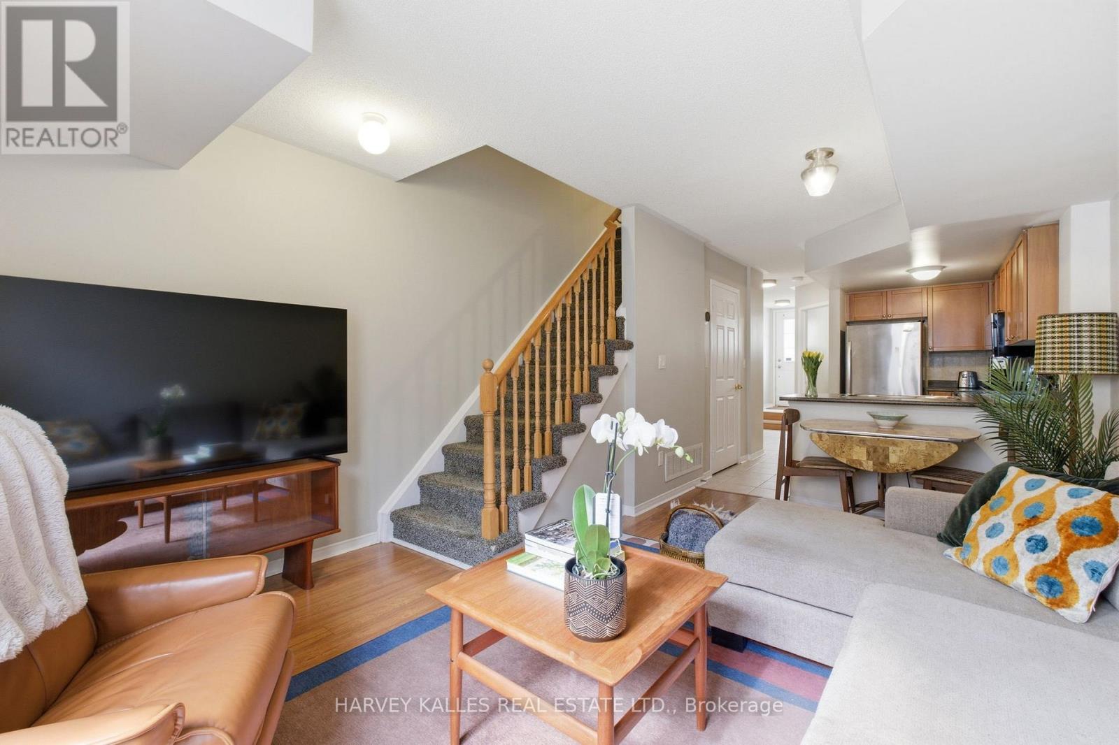 18 - 20 Turntable Crescent, Toronto, Ontario  M6H 4K9 - Photo 14 - W12878126