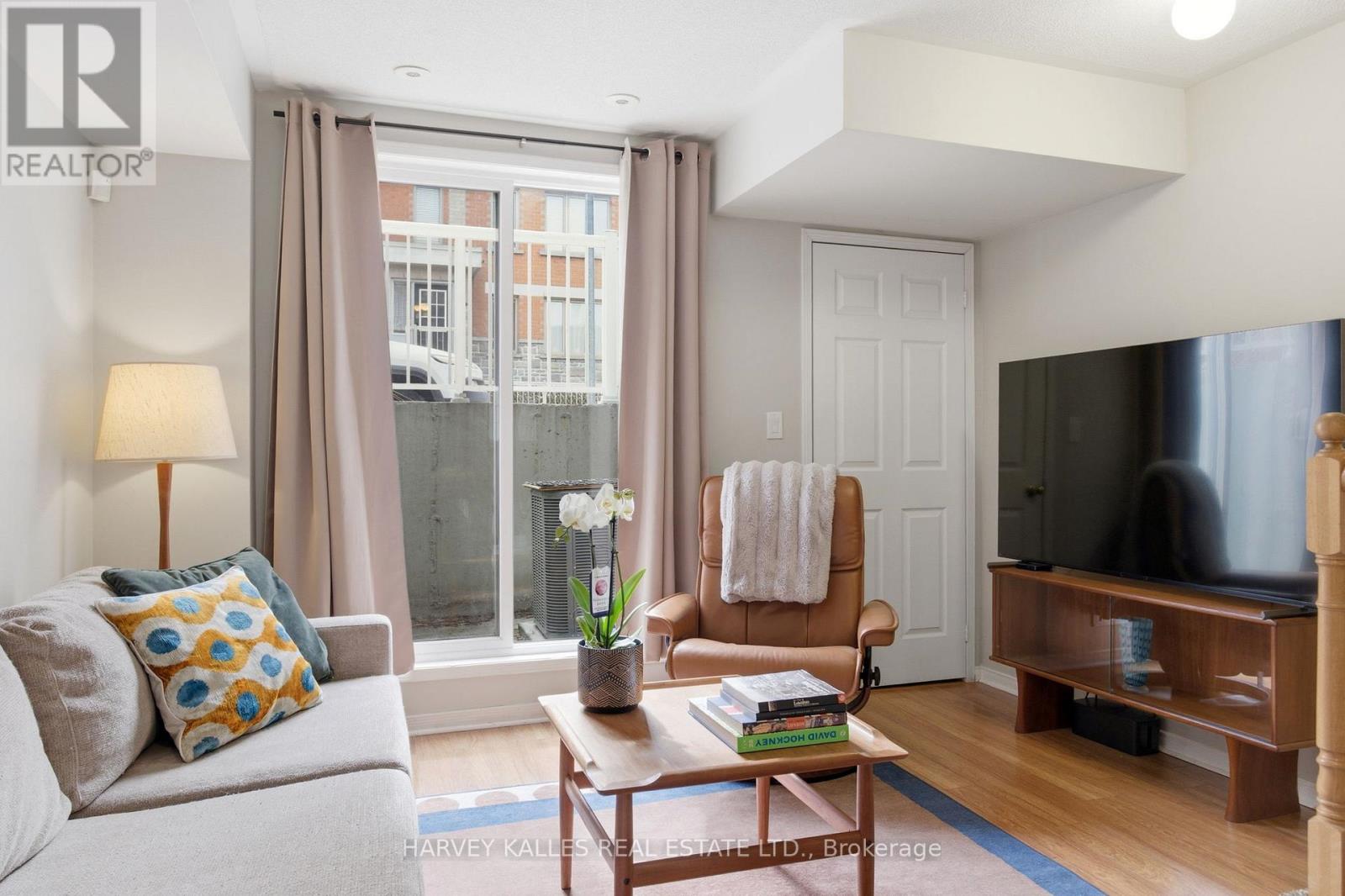 18 - 20 Turntable Crescent, Toronto, Ontario  M6H 4K9 - Photo 15 - W12878126