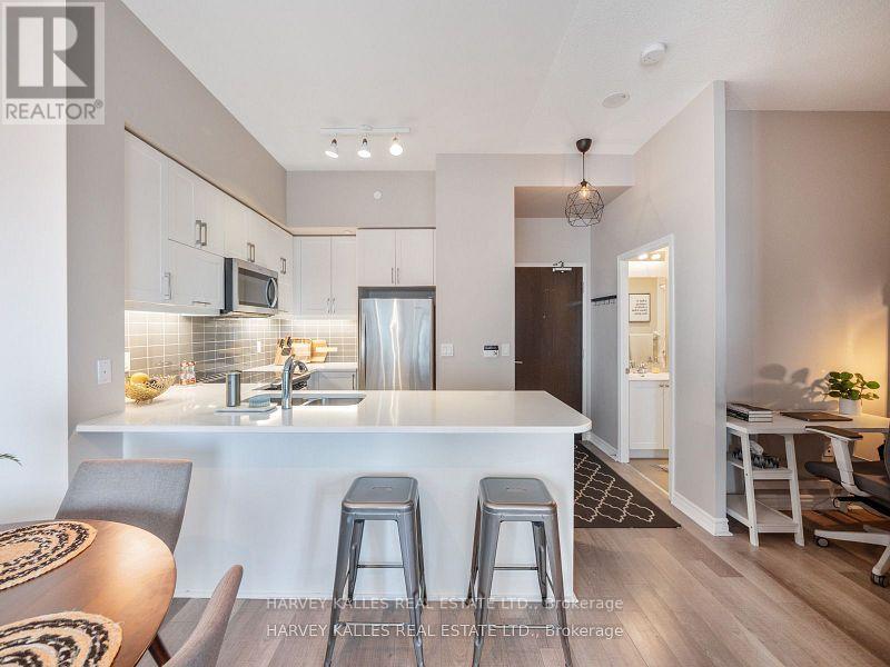 1710 - 39 Annie Craig Drive, Toronto, Ontario  M8V 0A3 - Photo 4 - W12878444