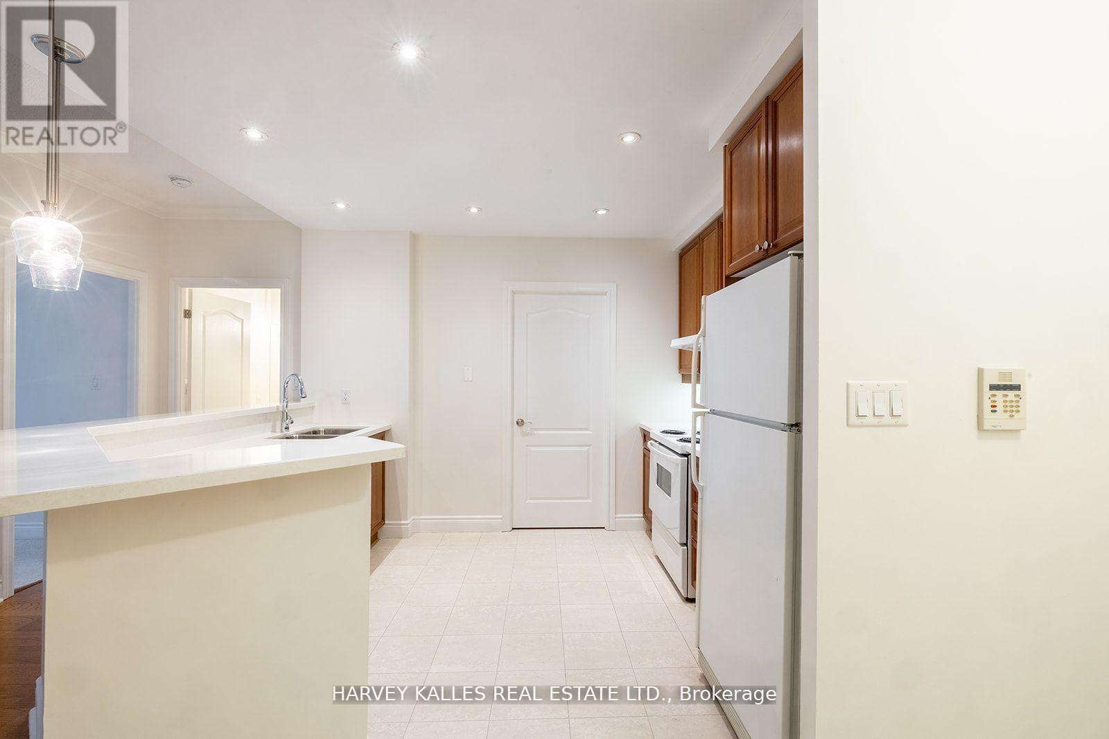 412 - 2 Aberfoyle Crescent, Toronto, Ontario  M8X 2Z8 - Photo 6 - W12879988