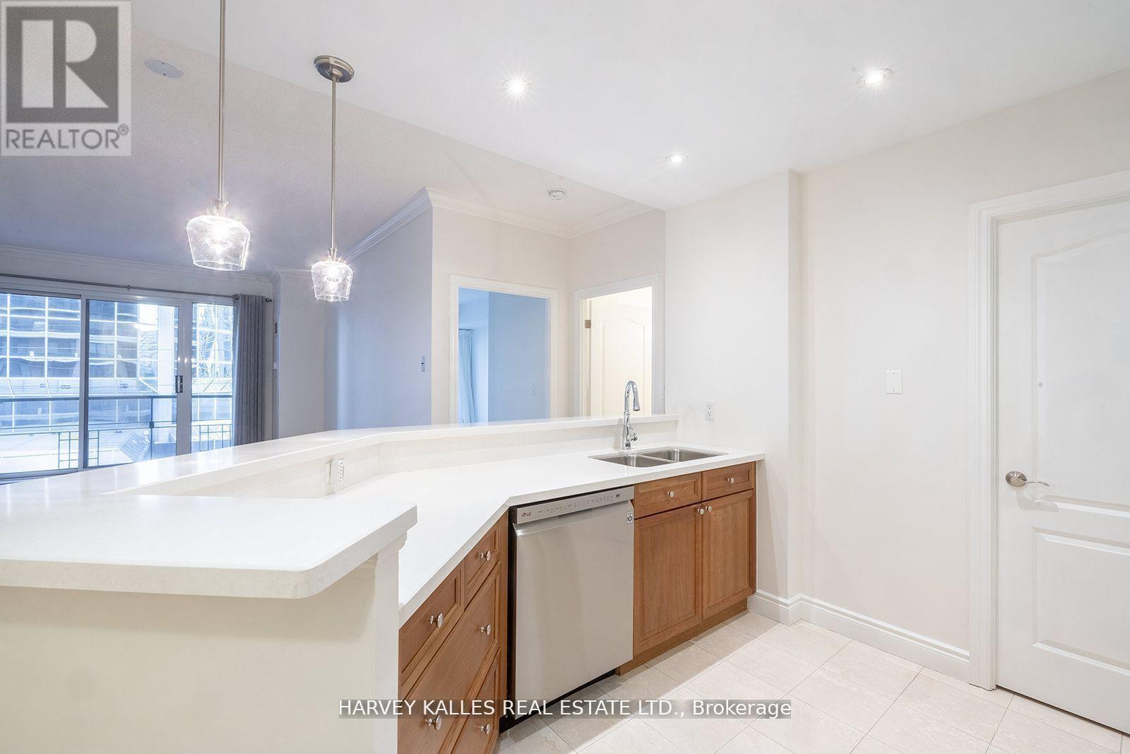 412 - 2 Aberfoyle Crescent, Toronto, Ontario  M8X 2Z8 - Photo 7 - W12879988