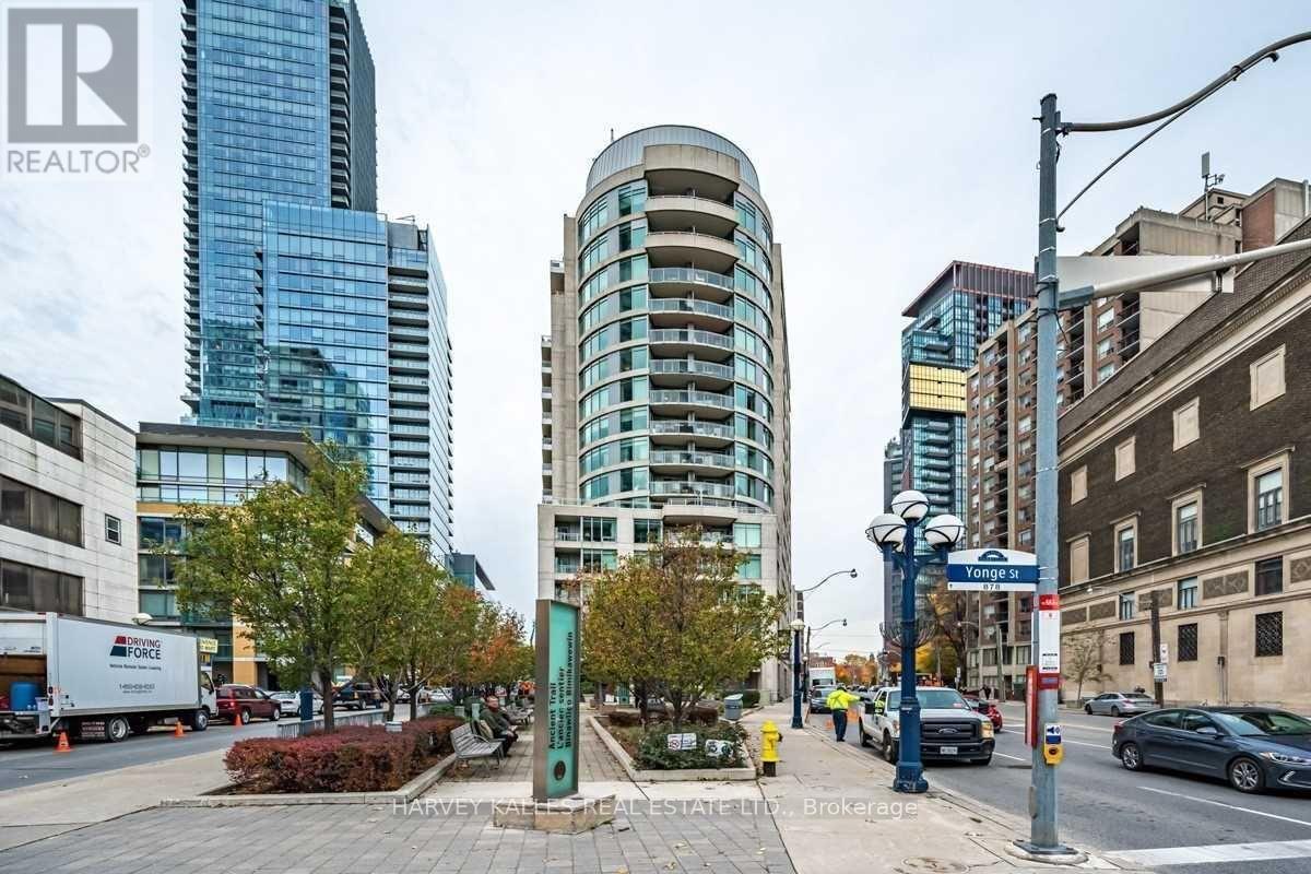 201 - 8 SCOLLARD STREET, Toronto, Ontario