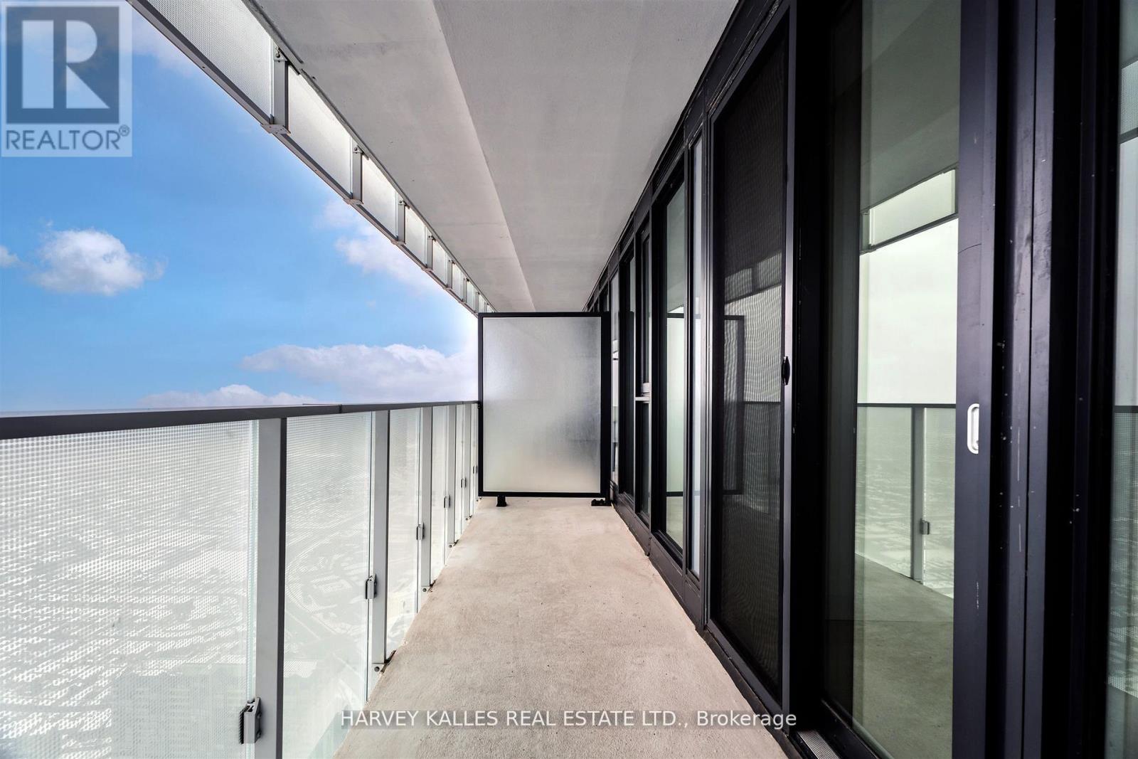 5211 - 3900 Confederation Parkway, Mississauga, Ontario  L5B 0M3 - Photo 21 - W12882178