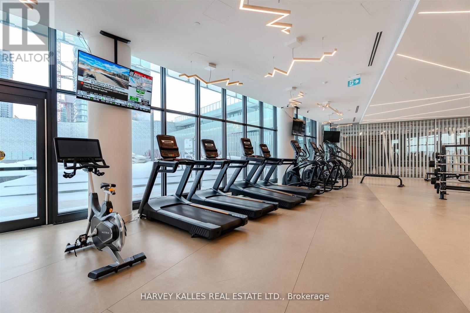 5211 - 3900 Confederation Parkway, Mississauga, Ontario  L5B 0M3 - Photo 29 - W12882178