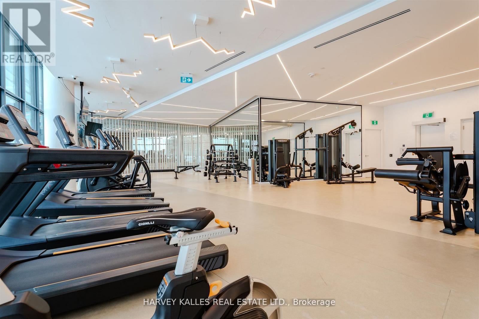 5211 - 3900 Confederation Parkway, Mississauga, Ontario  L5B 0M3 - Photo 31 - W12882178