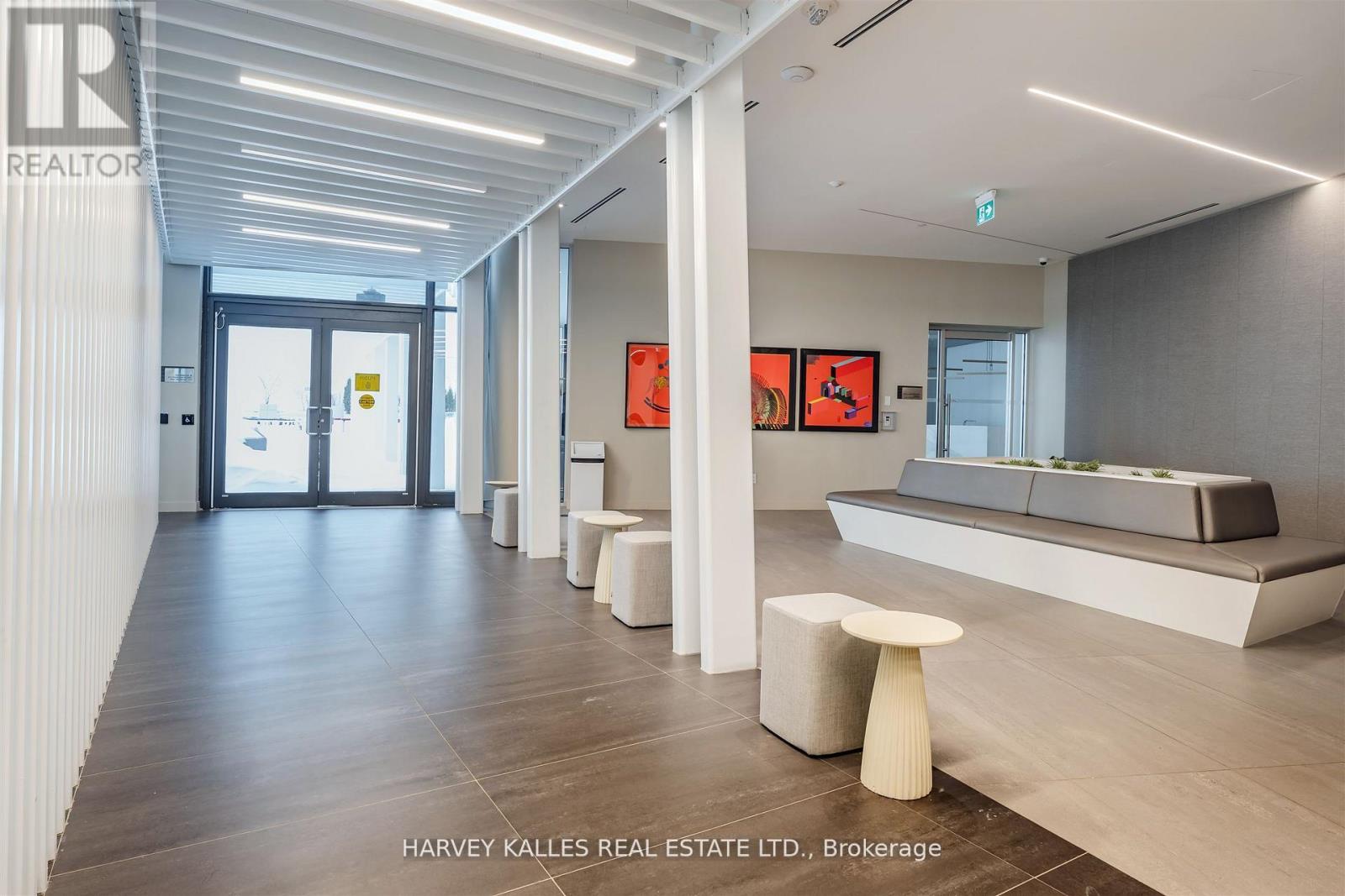 5211 - 3900 Confederation Parkway, Mississauga, Ontario  L5B 0M3 - Photo 32 - W12882178