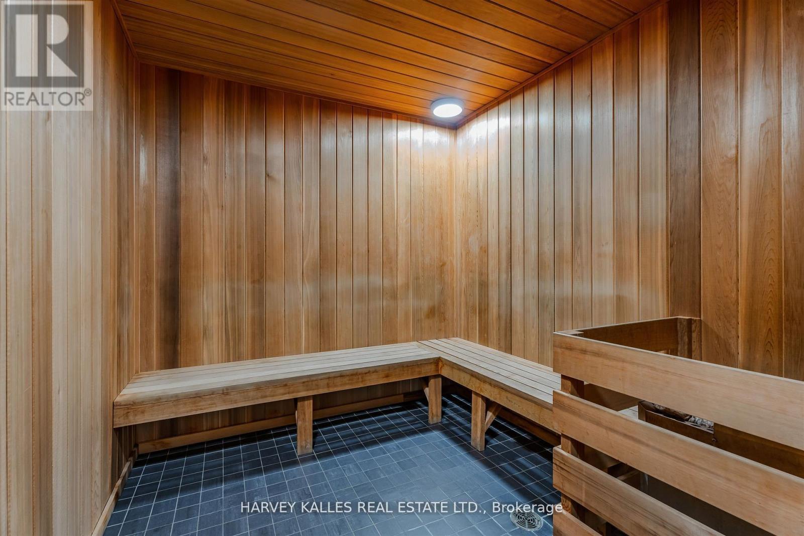 5211 - 3900 Confederation Parkway, Mississauga, Ontario  L5B 0M3 - Photo 33 - W12882178