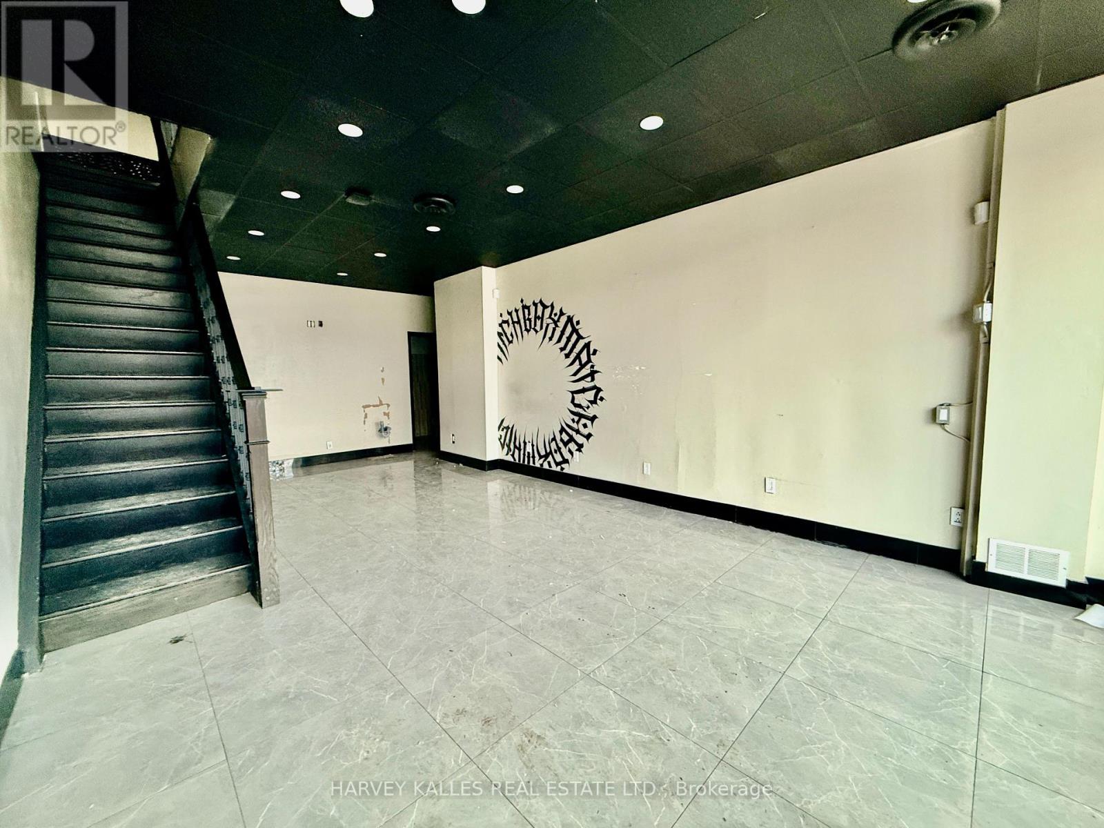 872 Dundas Street W, Toronto, Ontario  M6J 1V7 - Photo 2 - C12883838