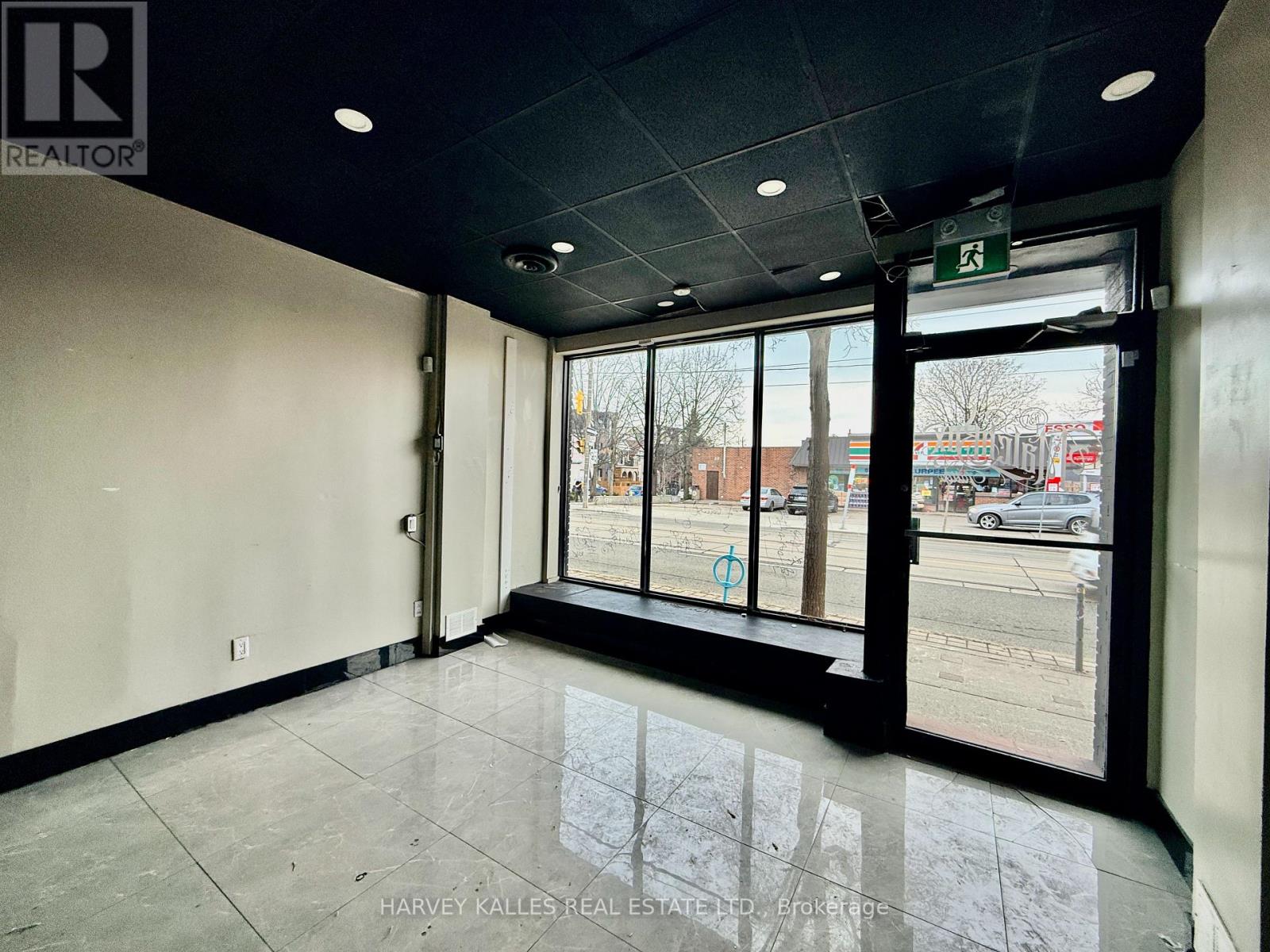872 Dundas Street W, Toronto, Ontario  M6J 1V7 - Photo 3 - C12883838