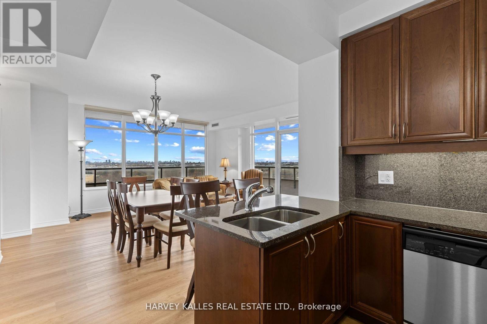 1206 - 9235 Jane Street, Vaughan, Ontario  L6A 0J8 - Photo 5 - N12885836