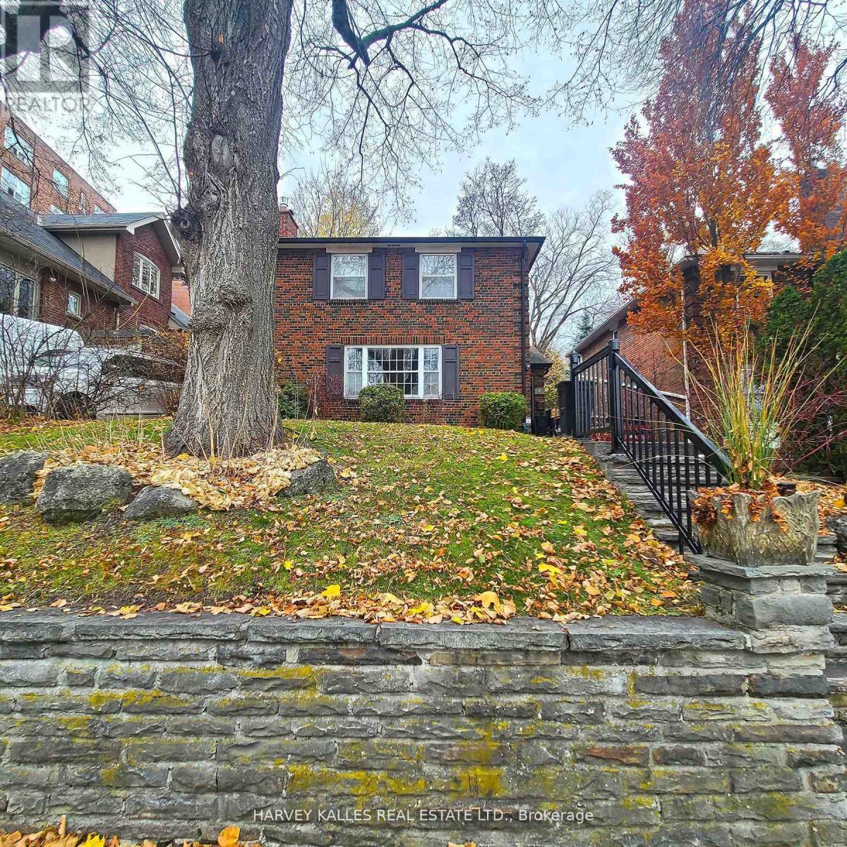 BSMT - 4B MAYFAIR AVENUE, Toronto, Ontario