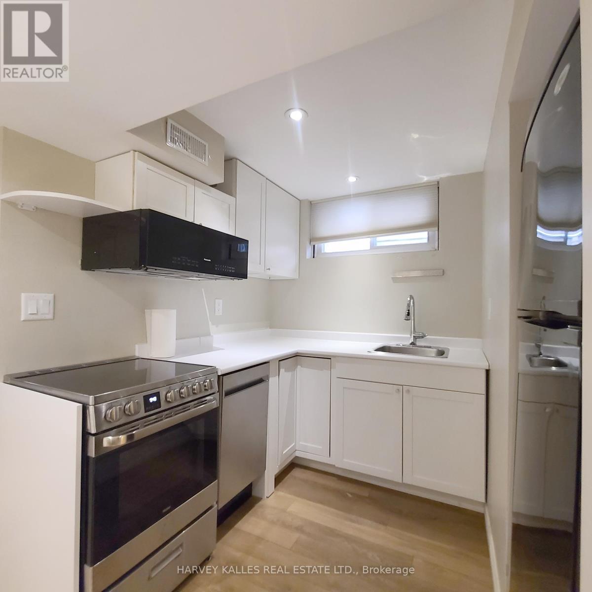 Bsmt - 4b Mayfair Avenue, Toronto, Ontario  M5N 2N4 - Photo 10 - C12885986