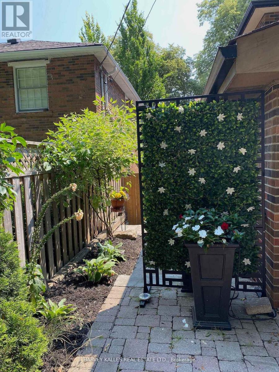 Bsmt - 4b Mayfair Avenue, Toronto, Ontario  M5N 2N4 - Photo 15 - C12885986