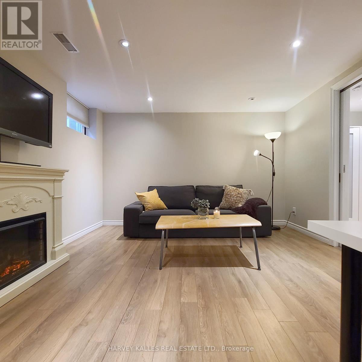 Bsmt - 4b Mayfair Avenue, Toronto, Ontario  M5N 2N4 - Photo 6 - C12885986