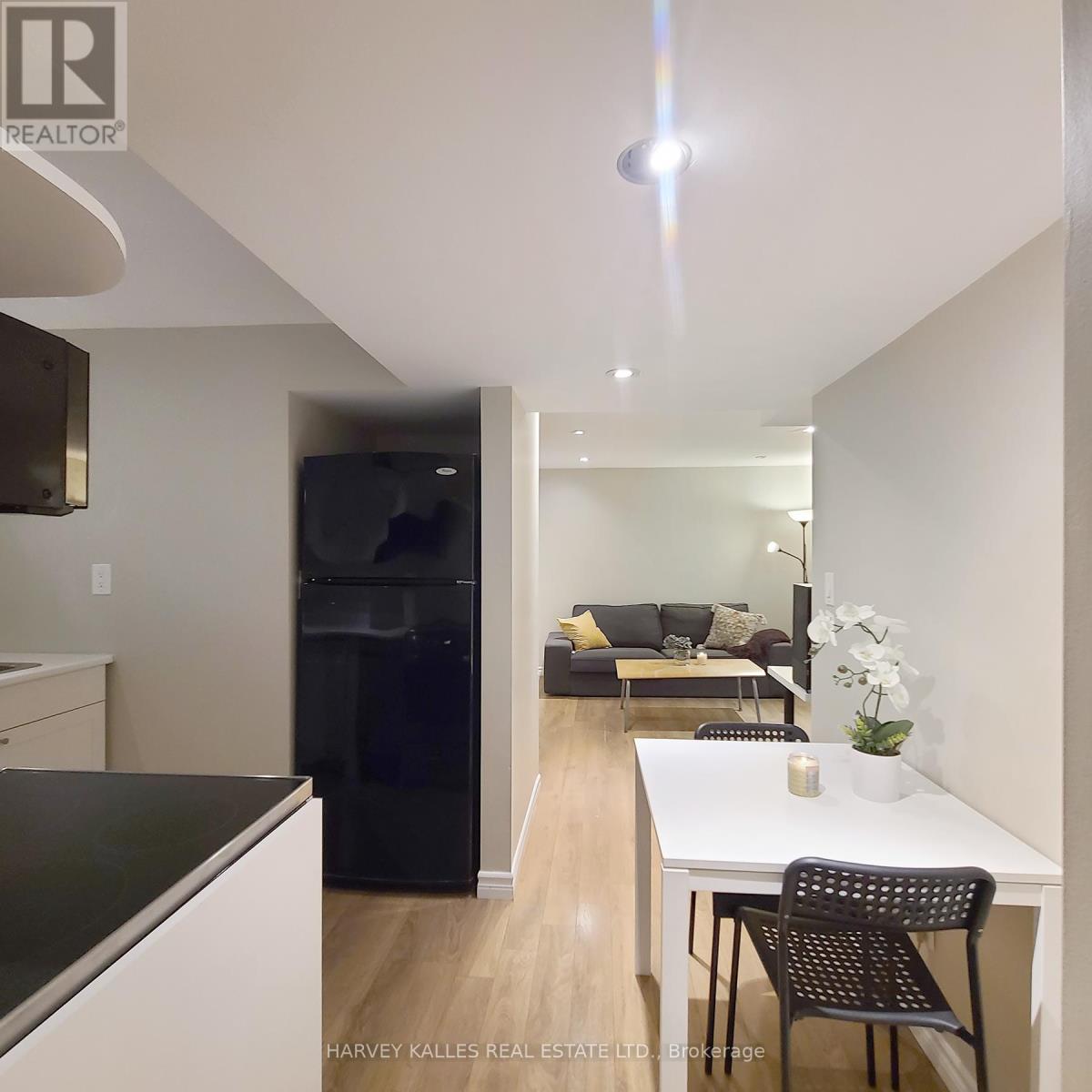 Bsmt - 4b Mayfair Avenue, Toronto, Ontario  M5N 2N4 - Photo 9 - C12885986